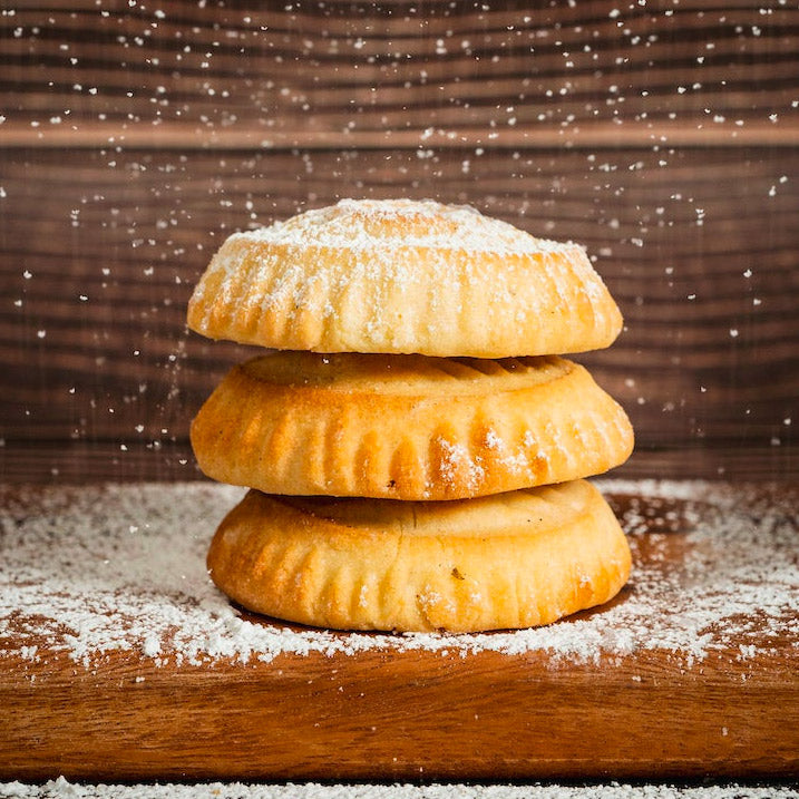 Ma'amuls with date paste