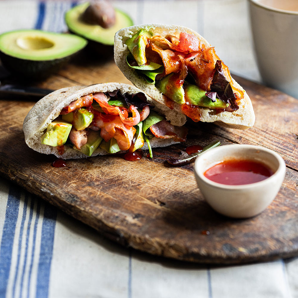 Avocado, tomato & crispy bacon